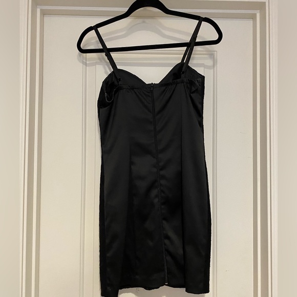 Spaghetti strap min dress with lace - Picture 2 of 7